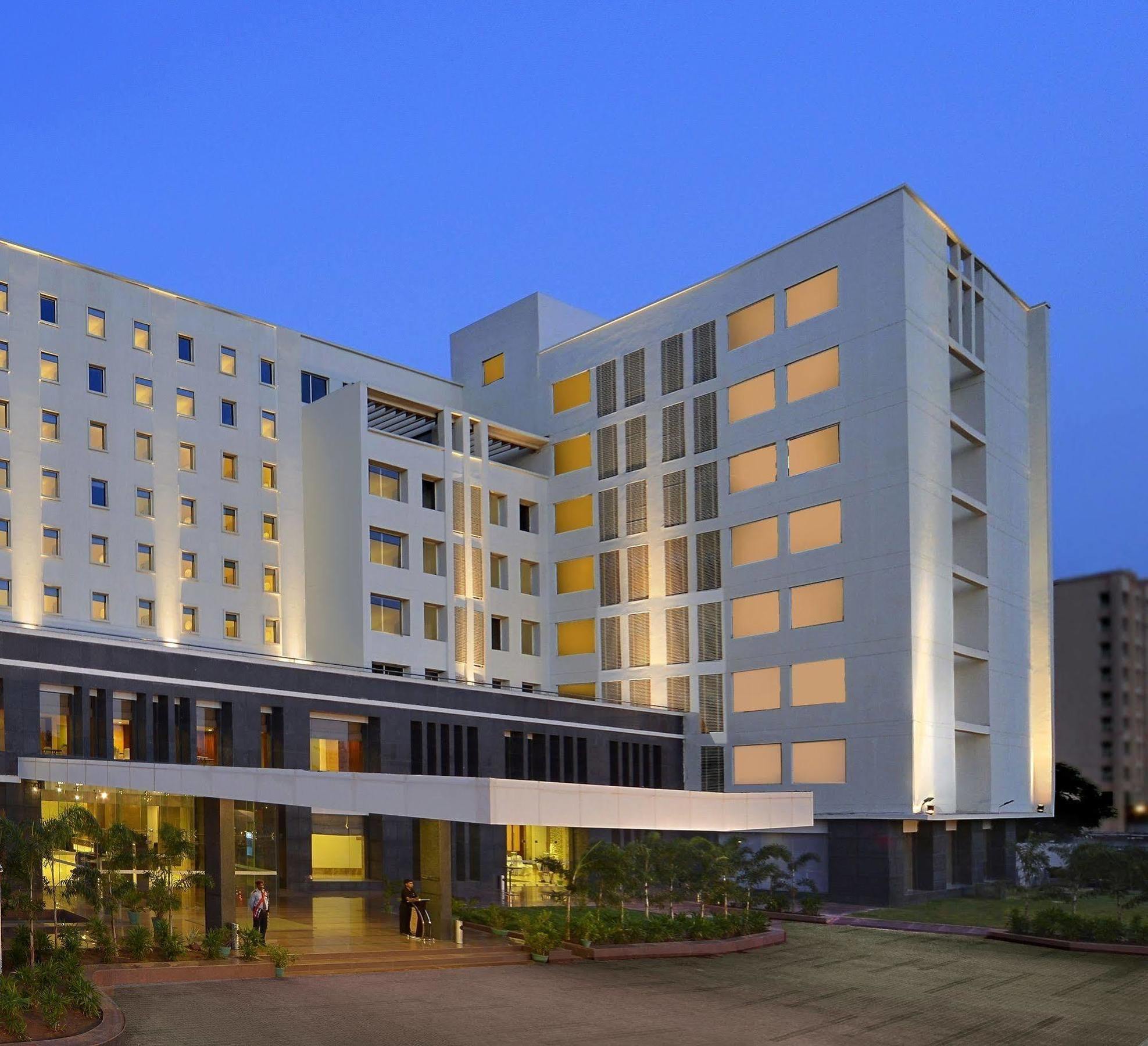Red Fox By Lemon Tree Hotels, Bhiwadi Ngoại thất bức ảnh