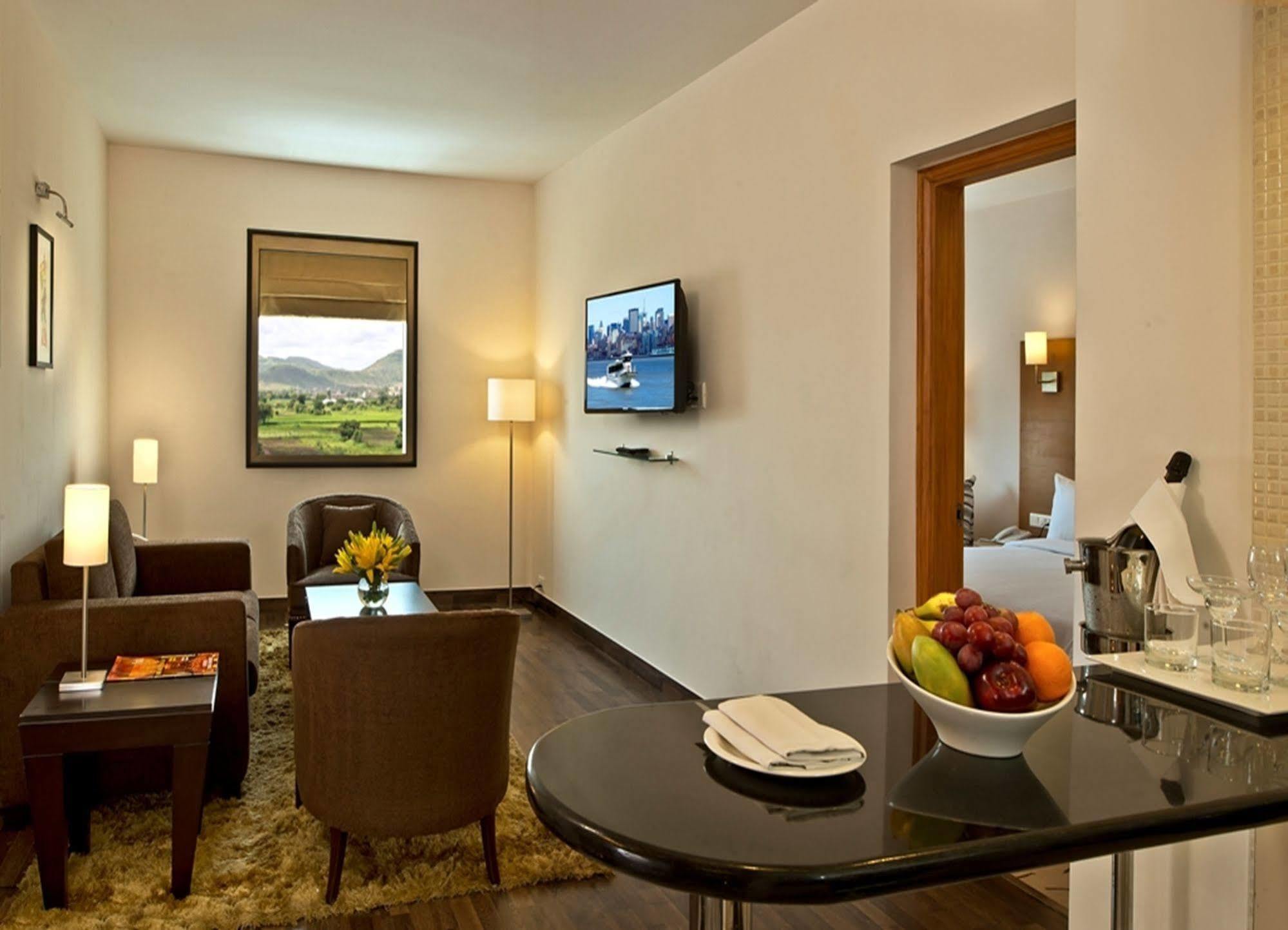 Red Fox By Lemon Tree Hotels, Bhiwadi Ngoại thất bức ảnh