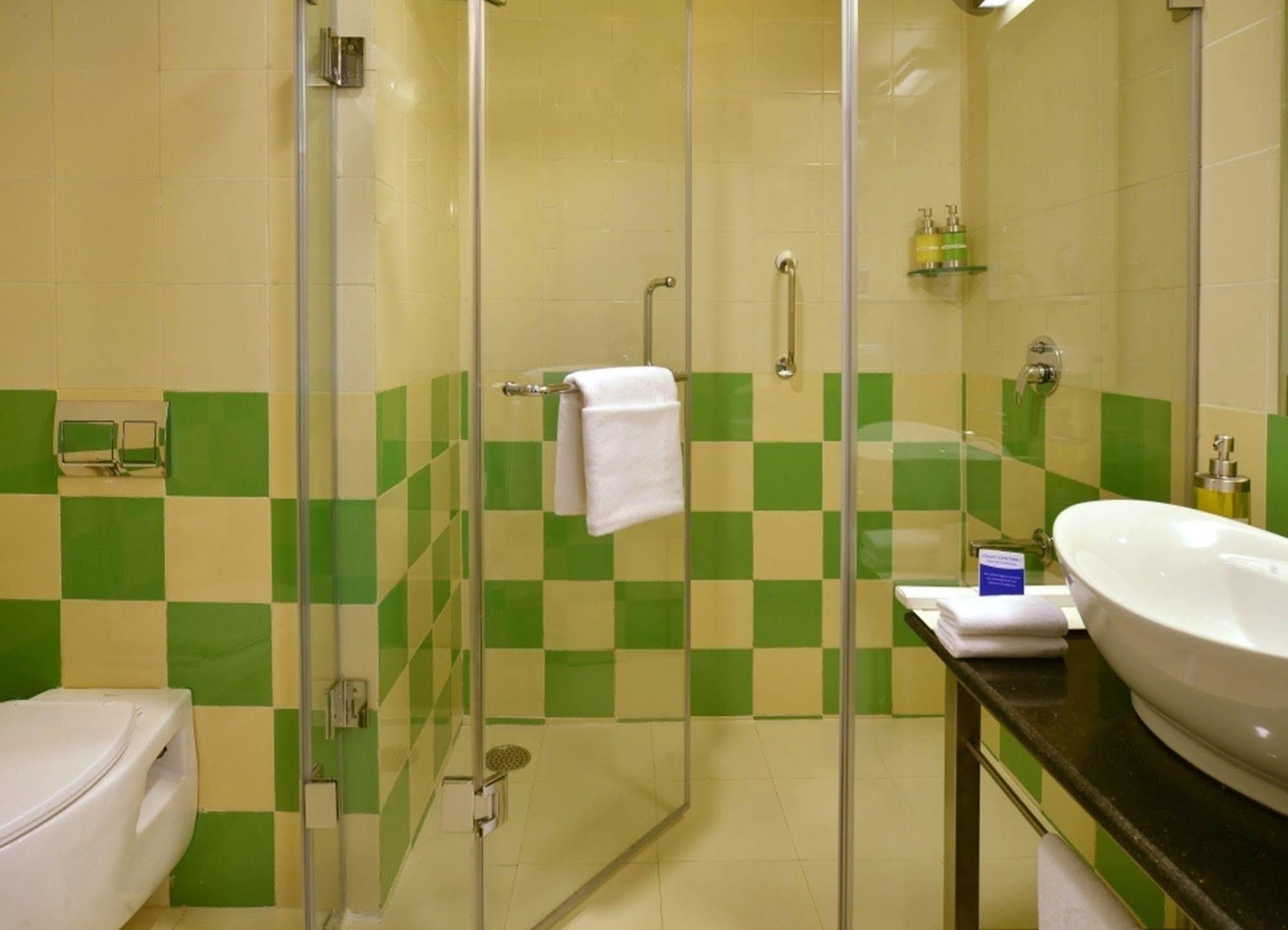 Red Fox By Lemon Tree Hotels, Bhiwadi Ngoại thất bức ảnh
