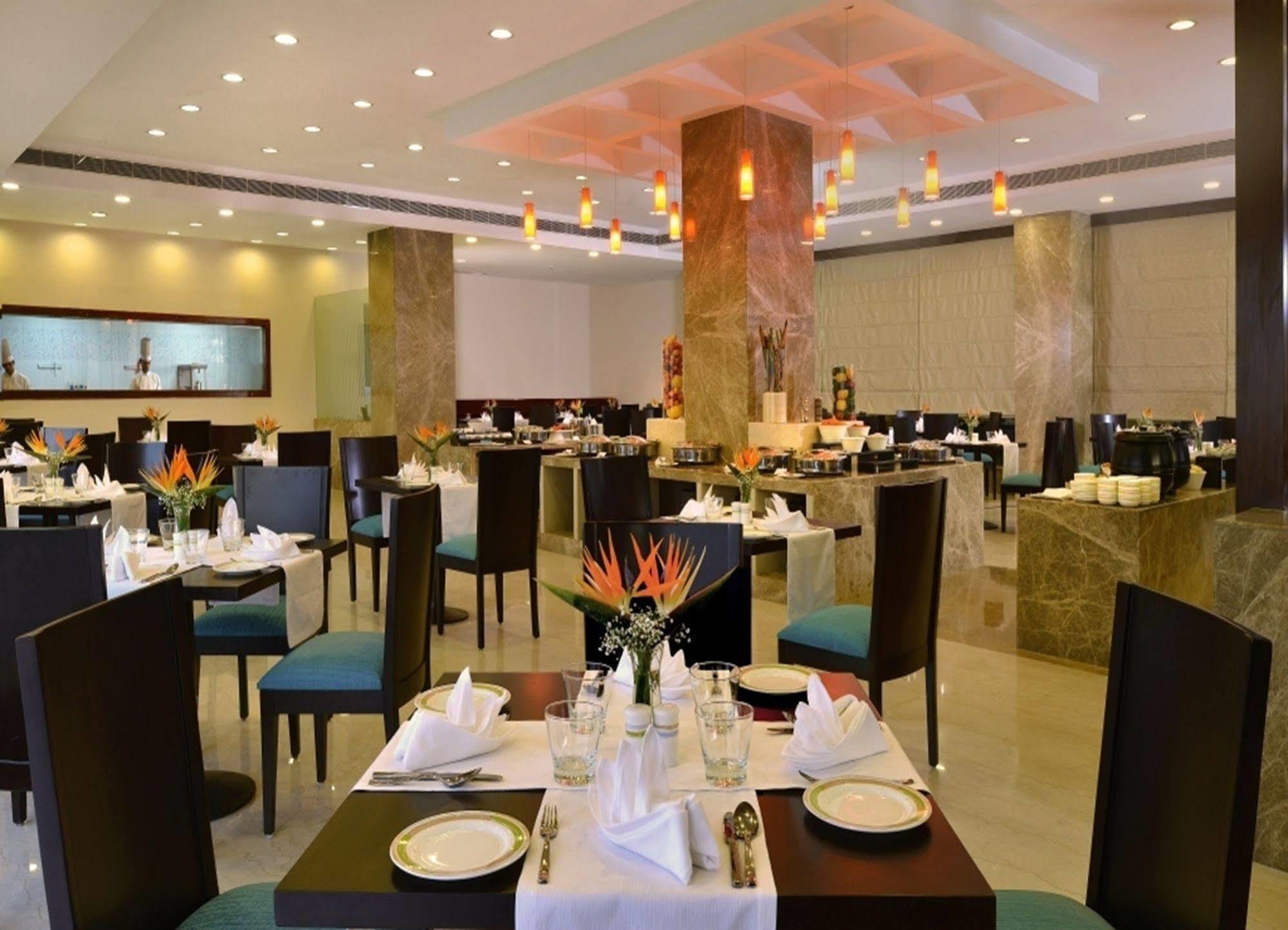 Red Fox By Lemon Tree Hotels, Bhiwadi Ngoại thất bức ảnh